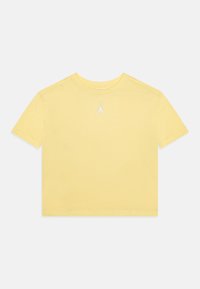 Jordan JORDAN ESSENTIALS TEE - Basic T-shirt - light laser orange
