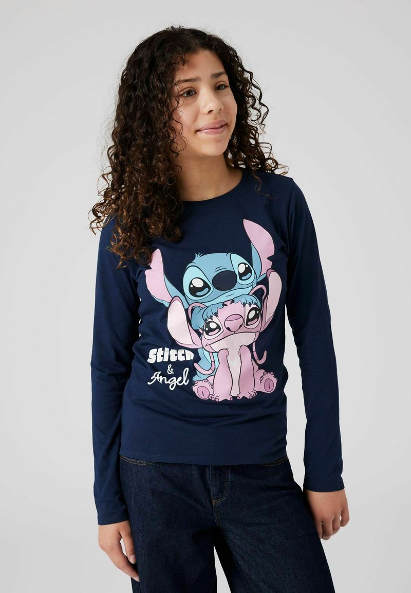 T-shirt à manches longues bleu marine avec un imprimé graphique de Stitch et Angel. Matériau en coton doux avec un col rond et une coupe décontractée.