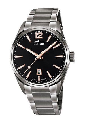 Montre-bracelet Lotus en acier inoxydable avec cadran noir, index et aiguilles en or rose, affichage de la date à 6 heures, et bracelet à maillons en métal.