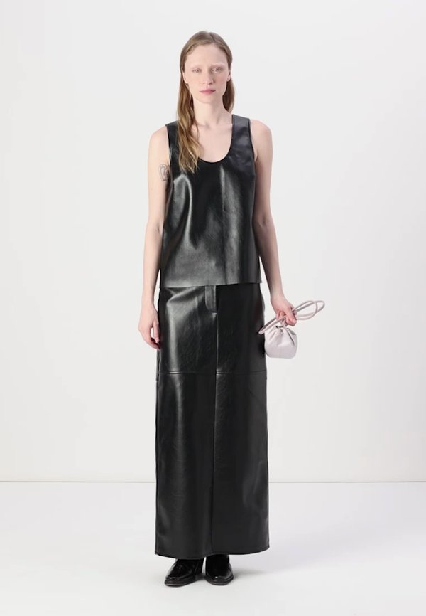 VANA  - Leather skirt3