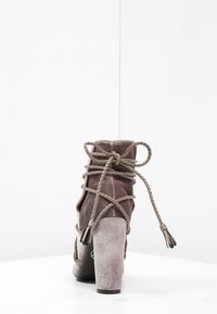 Missguided Botines de tacón - light pink