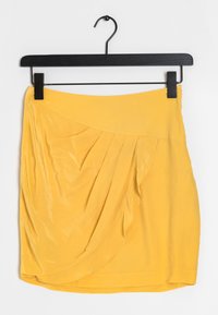 3.1 Phillip Lim Gonna a campana - yellow