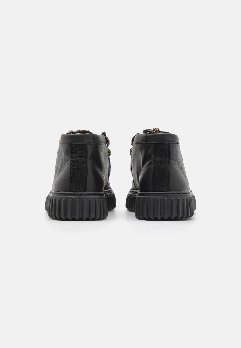 Chaussures Tila March En Cuir Noir - Taille 39 - Talons Plats Style D'Orsay - Occasion TBE