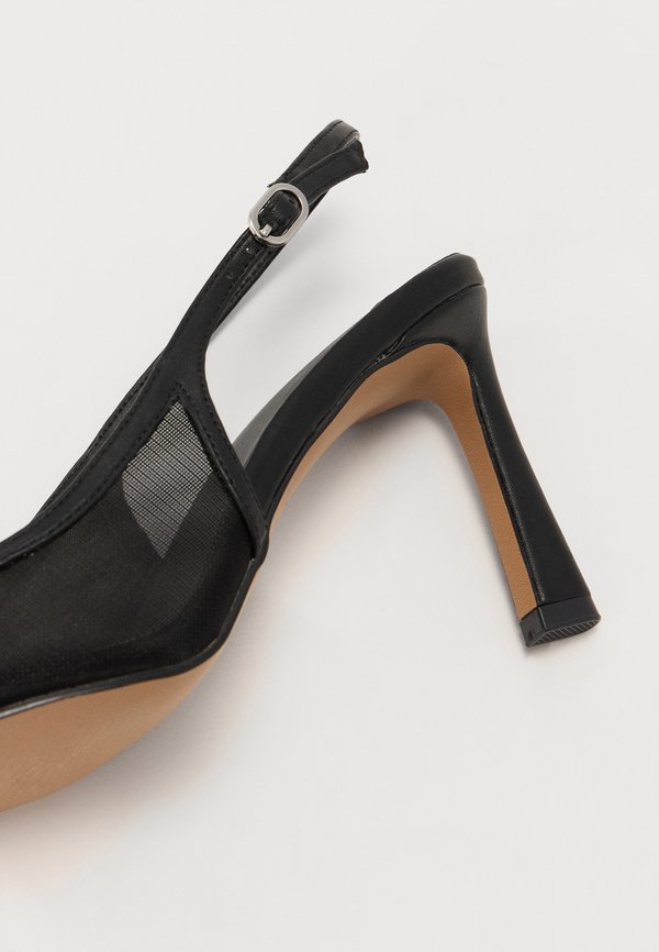 CHIICAGO - High heels3