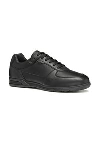 Sneakers in pelle nera con finitura liscia, dotati di punta rotonda, design con lacci e suola in gomma texturizzata per una maggiore aderenza.