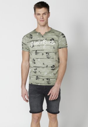 Koroshi SHORT SLEEVE - Nyomott mintás póló - kaki khaki