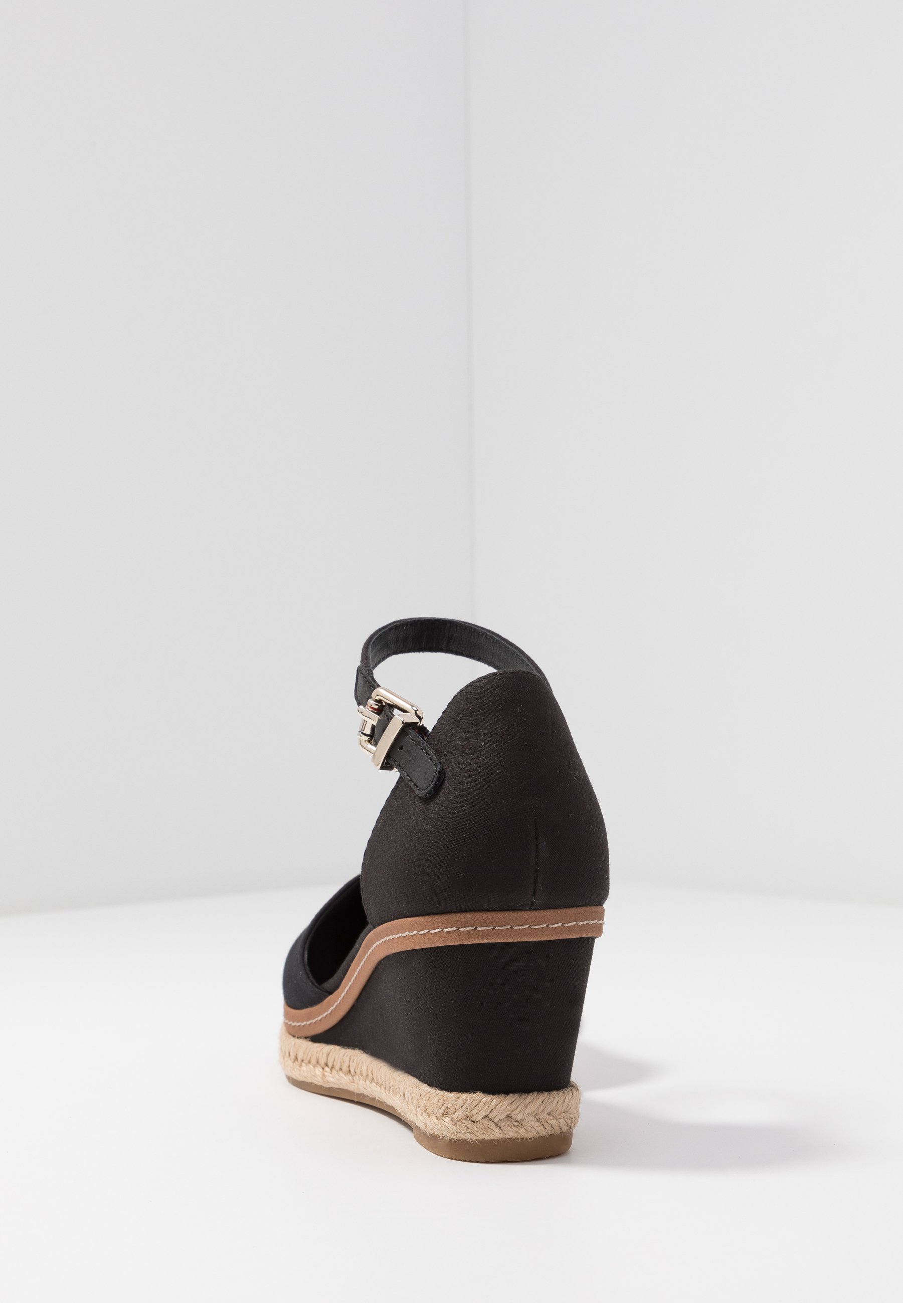 Sleehakken van Tommy Hilfiger: Nu tot −73% | Stylight