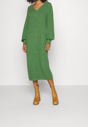 Object, Robe pull - green