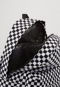 Vans MN OLD SKOOL III BACKPACK - Mochila - black/white