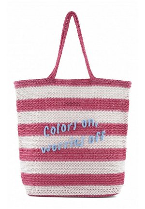 Borsa a mano lavorata all'uncinetto con strisce orizzontali rosa e bianche e testo blu sul davanti con la scritta "Colors on, worries off".