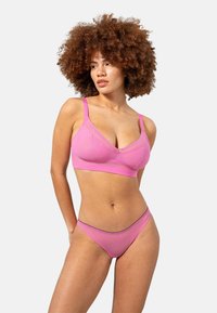 Understatement Kaarituettomat rintaliivit - candy pink