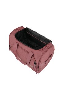 Sporttasche in staubigem Rosé, aus strapazierfähigem Stoff gefertigt, mit zwei oberen Griffen und einem Reißverschluss-Hauptfach mit schwarzem Innenfutter.