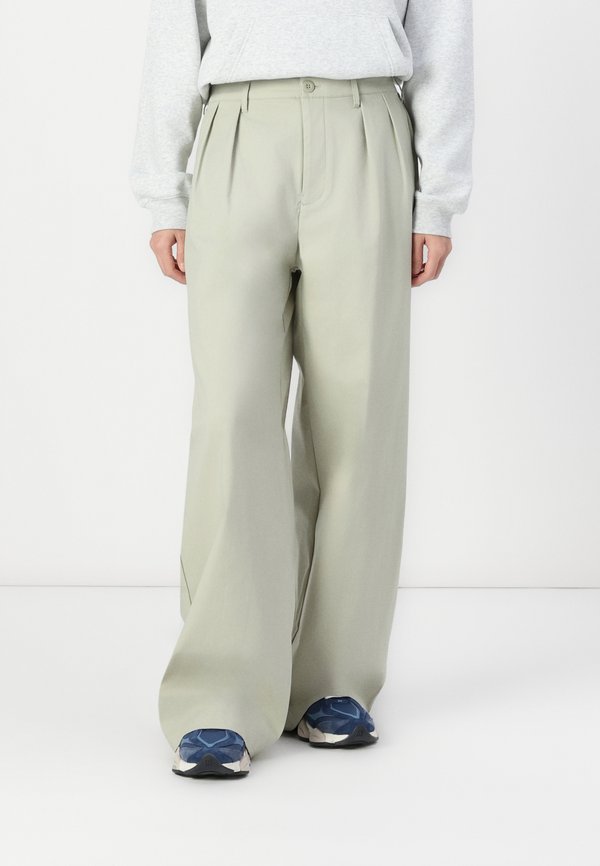 BOYLSTON - Trousers - olivine