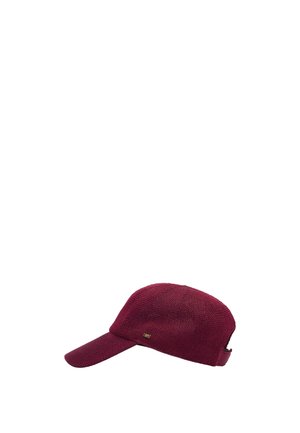 Bordowa dziergana czapka baseballowa z zakrzywionym daszkiem i regulowanym paskiem z tyłu.