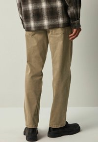 Next Authentic Stretch - Traperice ravnih nogavica - tan brown