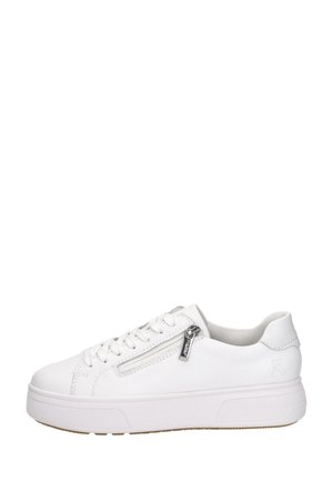 Witte lage sneaker met veters aan de voorkant, zijritsdetail, dikke zool en subtiel geperst logo op de hiel.