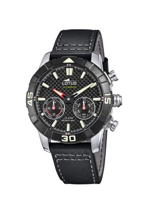 Zegarek na rękę Black Lotus hybrid z paskiem ze skóry, tarczą z włókna węglowego, świecącymi znacznikami, dwoma subtarczami na dzień i sekundy oraz trzema bocznymi przyciskami.