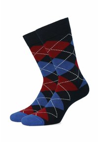 Czarne skarpetki z geometrycznym wzorem argyle w kolorach czerwonym, niebieskim i szarym, z jednolitymi niebieskimi akcentami na palcach i piętach. Materiał mieszanki bawełny.