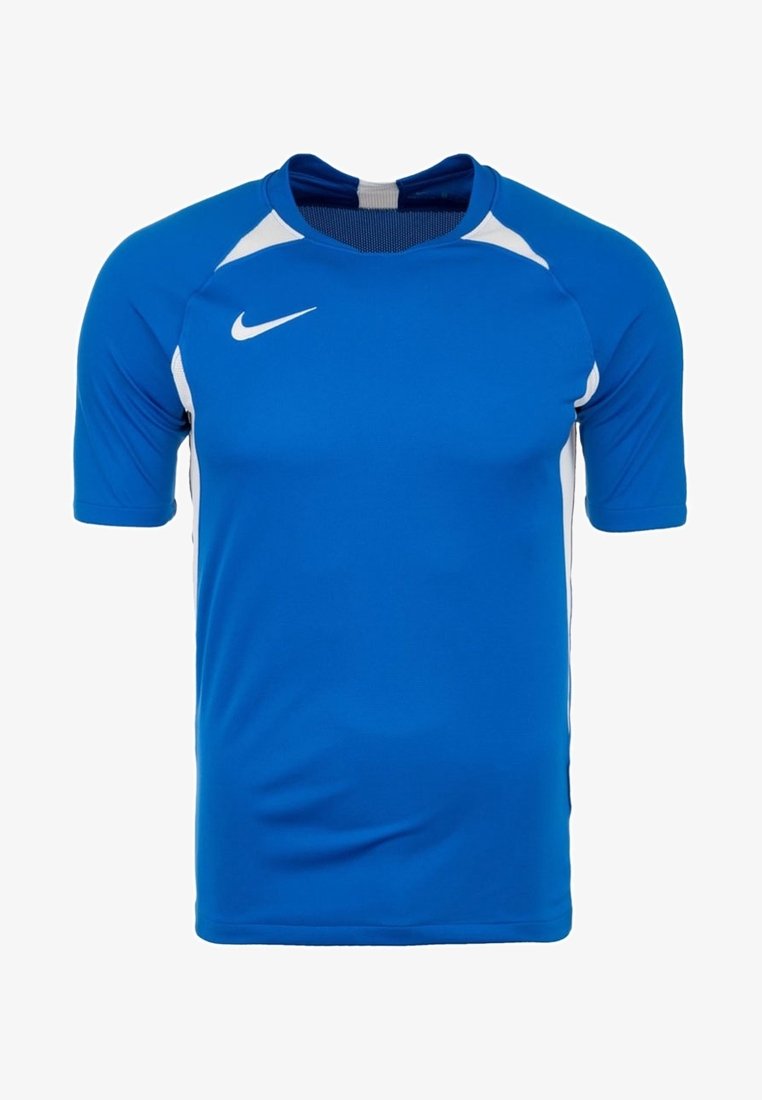 Modrá sportovní tričko s krátkým rukávem a bílými akcenty, kulatým výstřihem; má texturovanou tkaninu a malé logo na hrudi.