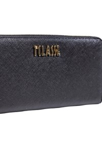 Cartera negra de textura, con cierre de cremallera y logo dorado "T'CLASSE" en la parte frontal, que resalta el diseño elegante y los detalles del material.