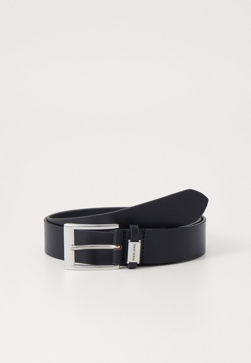 Navy leather belt with a silver metal buckle. Features a smooth texture and a loop with a logo tag. Flat design, standard width.