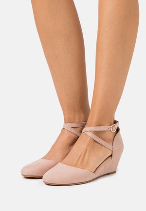 Lodičky na klínu - light pink