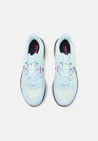 Nike Performance VOMERO 17 - Maanteejooksu jalatsid - glacier blue/black/barely green/vapor green/metallic silver/laser fuchsia