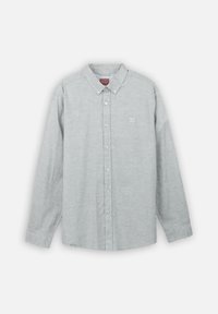 Chemise à manches longues grise, à boutons, fabriquée en tissu léger, avec un col, une fermeture à boutons et un petit logo brodé sur la poitrine.