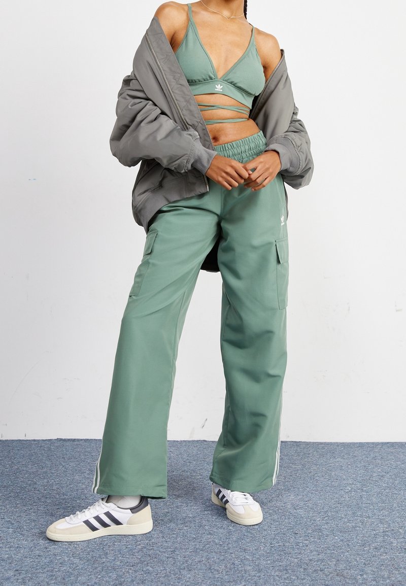 adidas Originals Pantaloni cargo khaki/cachi (Second hand