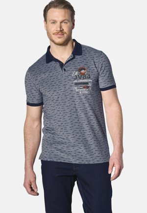 Polohemd in Navy und Hellgrau mit einem strukturierten Muster, ausgestattet mit einem kontrastierenden Kragen und gesticktem Branding auf der Brust.