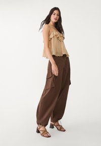 Stradivarius - SPLIT WITH BUCKLES - Sandals - brown Thumbnail Image 1
