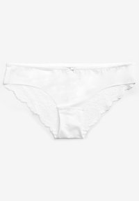 Witte slips met kanten randjes en een gladde satijnachtige voorkant, voorzien van een gegolfde rand en een klein strikje in het midden.