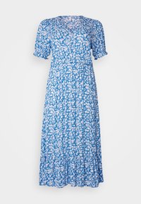 Vestido maxi floral azul con mangas cortas abullonadas, escote en V, cintura fruncida y dobladillo con volantes, con patrones de flores blancas dispersas.