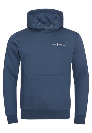 Mörkblå hoodie med framficka, dragsko på huvan och präglad "SAIL RACING"-logotyp på bröstet. Tillverkad av mjukt, hållbart tyg.