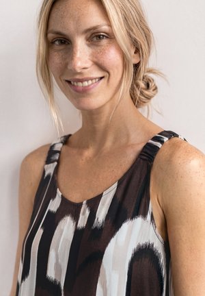 Street One Studio, KNEE-LENGTH DRESS WITH GERAFFTEN TRÄGERN - Freizeitkleid - espresso brown