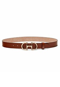 Ceinture en cuir marron avec une boucle métallique dorée en forme de deux anneaux entrelacés et deux trous d'ajustement.