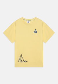 Selected, soft yellow