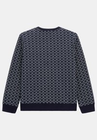 Granatowy sweatshirt z geometrycznym białym wzorem, okrągłym dekoltem, długimi rękawami oraz ściągaczami przy mankietach i u dołu, wykonany z miękkiego dzianinowego materiału.