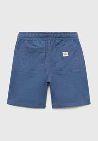 Modre shorts iz bombažnega blaga z elastičnim pasom in dvema zadnjima žepoma. Na desnem žepu je prišit bel oznaka.