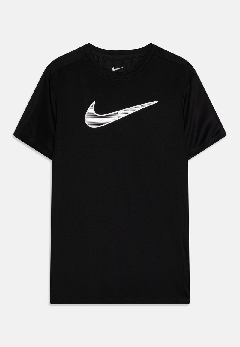 Czarny T-shirt Nike z gładkiego materiału, z białym paskowanym logo swoosh na przodzie. Krótkie rękawy i okrągły dekolt.