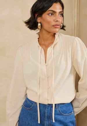 Love & Roses, LONG SLEEVE PINTUCK CORD TOP - Hemdbluse - ecru white
