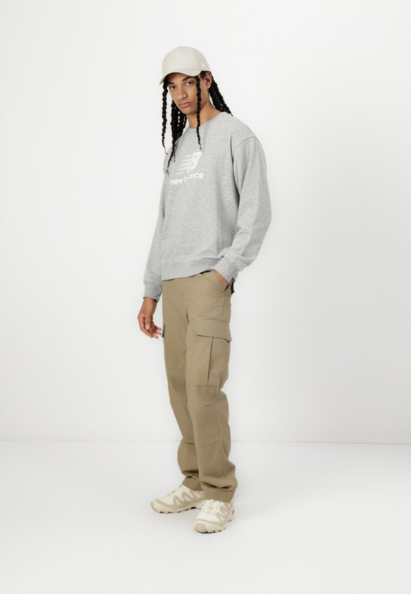 ESSENTIALS FRENCH LOGO CREW UNISEX - Sweatshirt2