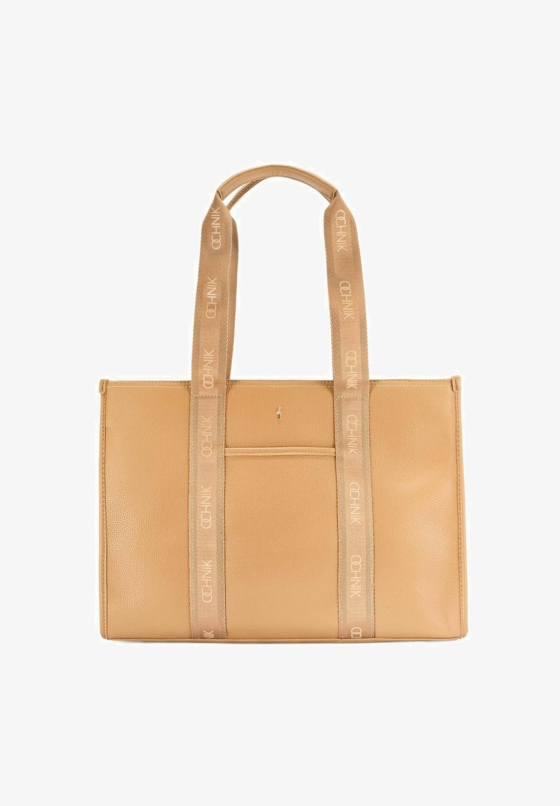 Brązowa torba tote ze skóry z dwoma długimi, markowymi uchwytami z tkaniny oraz małą przednią kieszonką.