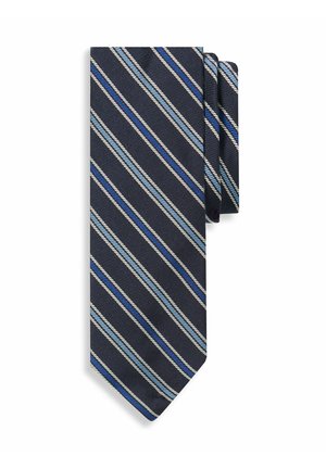 Marineblaues Krawatte mit diagonalen Streifen in Hellblau, Weiß und Königsblau, ordentlich gefaltet auf weißem Hintergrund.