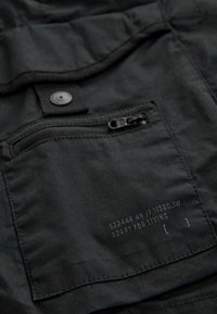 Next REGULAR FIT - Lühikesed püksid - black