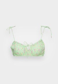 Top de bikini floral verde com alças ajustáveis em nó e tecido franzido. Apresenta pequenas flores rosas e amarelas sobre um fundo verde claro.