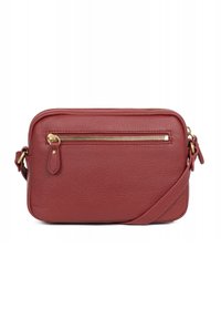 Borsa a tracolla rossa in pelle con forma rettangolare, superficie texturizzata, dettaglio della zip dorata e tracolla regolabile. Presenta una tasca frontale con zip.