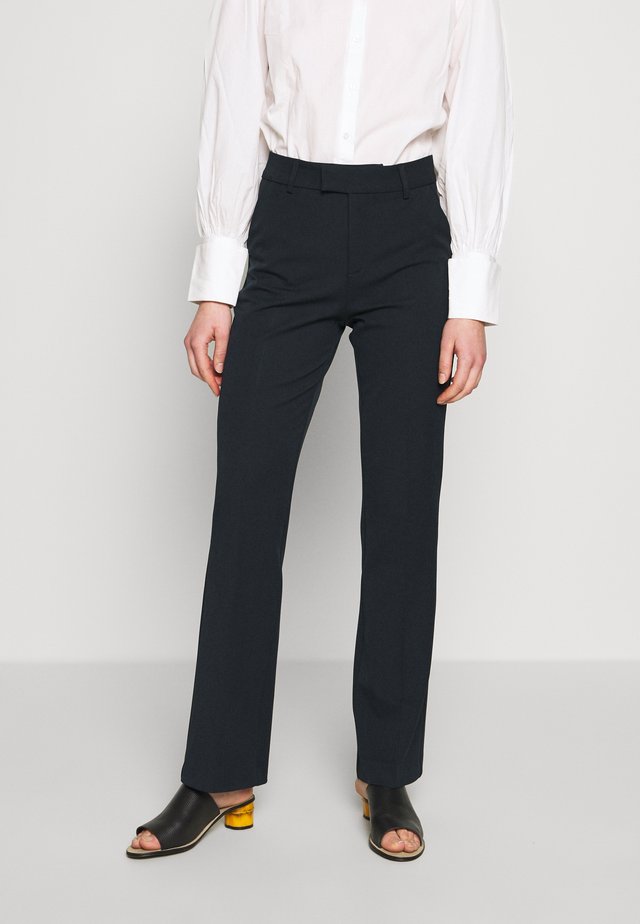 MAII - Broek - night sky