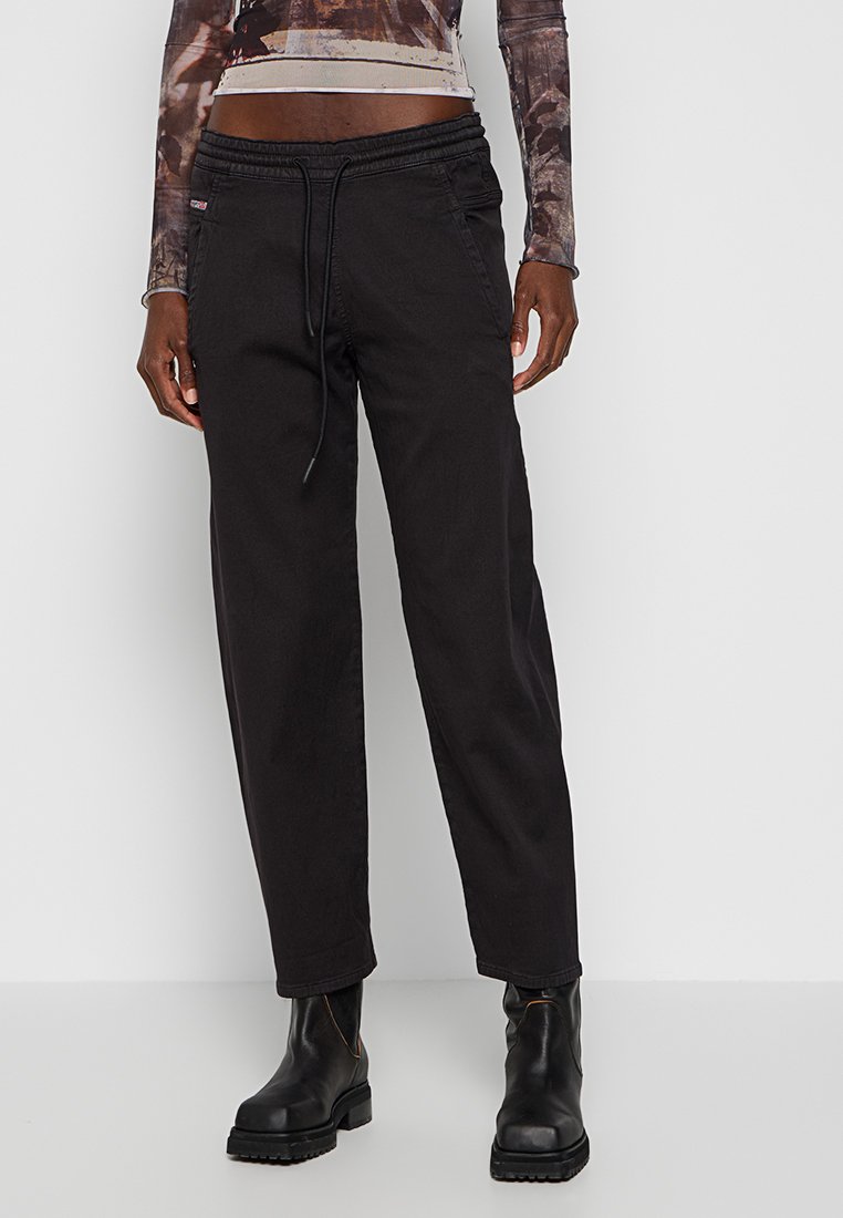 Diesel Jeans Tapered Fit schwarz