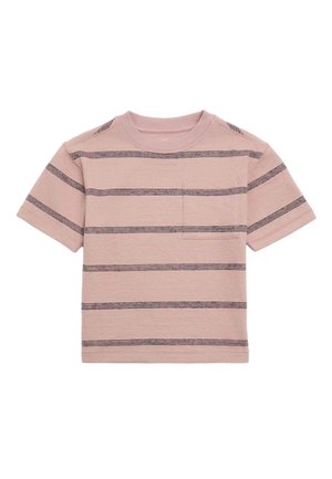 Jasnobrązowy t-shirt z krótkim rękawem, czarnymi poziomymi paskami i małą kieszonką na piersi na białym tle.